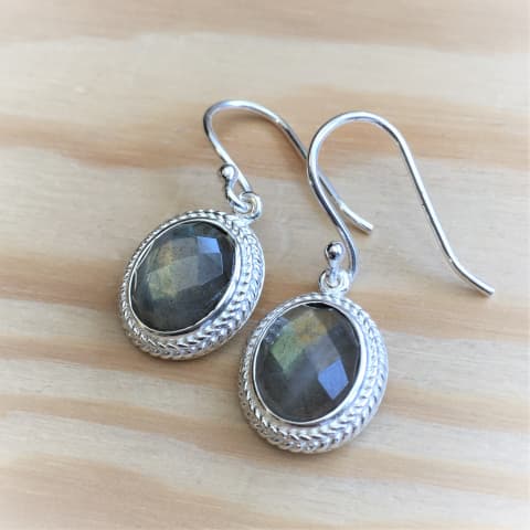 oh114-facettierter-labradorit-16×14-mm