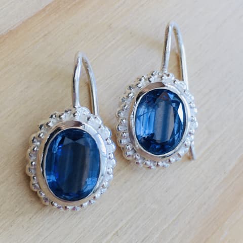 oh160-facettierter-kyanit-12×10-mm