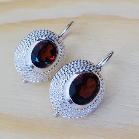 oh210-facettierter-granat-15×13-mm