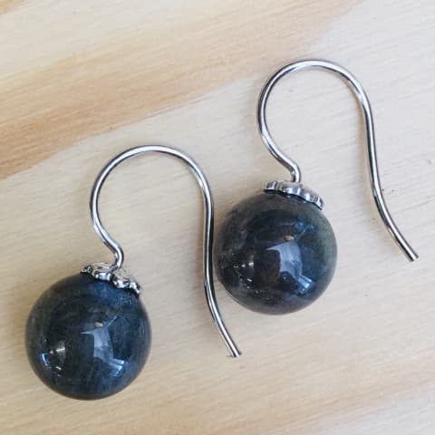 oh29-labradorit-silber-rhodiniert-10-mm