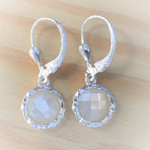 oh398-facettierter-perlmutt-weiss-10-mm