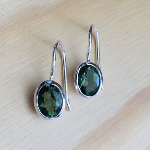oh653-silber-facettierter-moldavit-8×6-mm