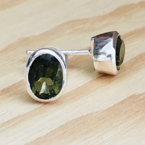 oh654-silber-facettierter-moldavit-8×6-mm