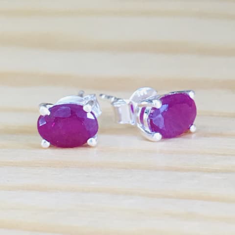oh837-facettierter-rubin-7×5-mm