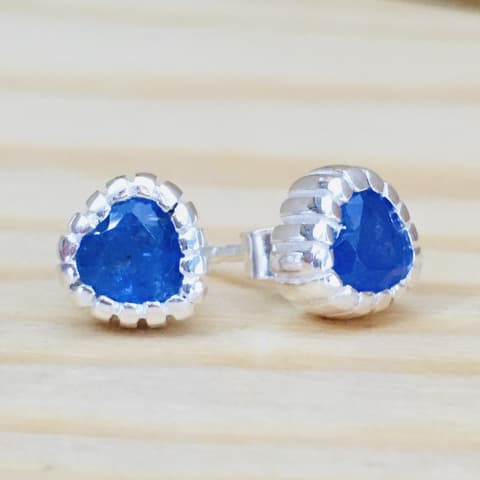 oh849-herz-facettierter-tansanit-7×7-mm