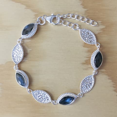 ab119-silber-facettierter-labradorit.jpg