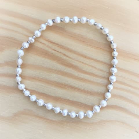 ab26-suesswasserperle-ca-4-mm-silber.jpg