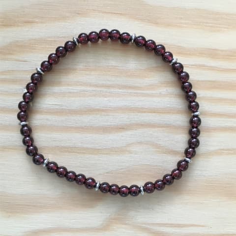 ab77-granat-4-mm-silber-rhodiniert.jpg
