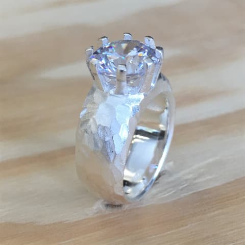 r197-mit-zirkonia.jpg