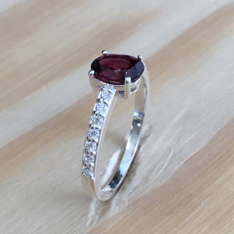 r208-facettierter-granat-zirkonia.jpg