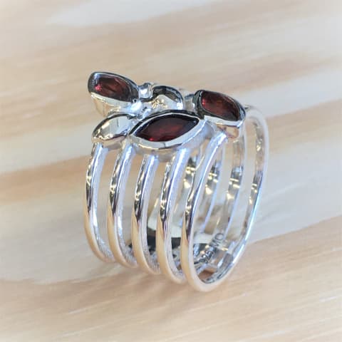 r265-facettierter-granat.jpg