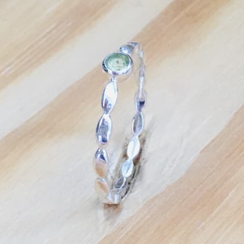 r329-facettierter-peridot.jpg