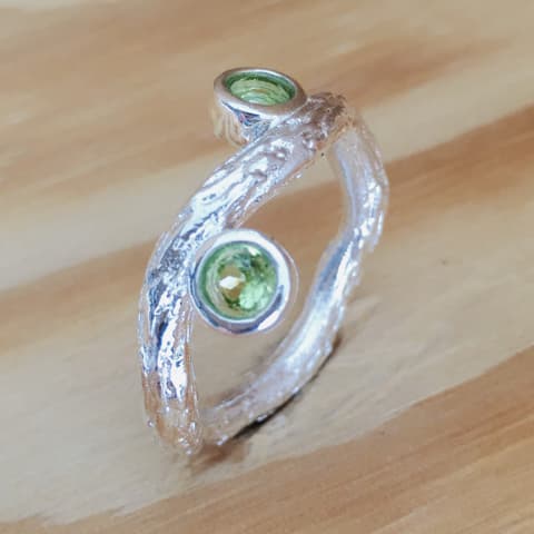 r330-facettierter-peridot-silber-matt.jpg