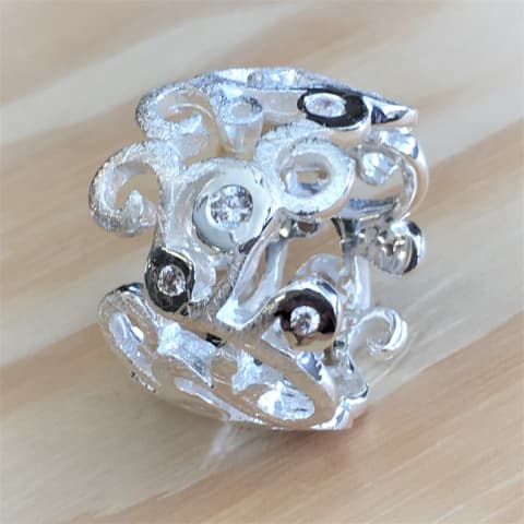 r63-mit-zirkonia.jpg