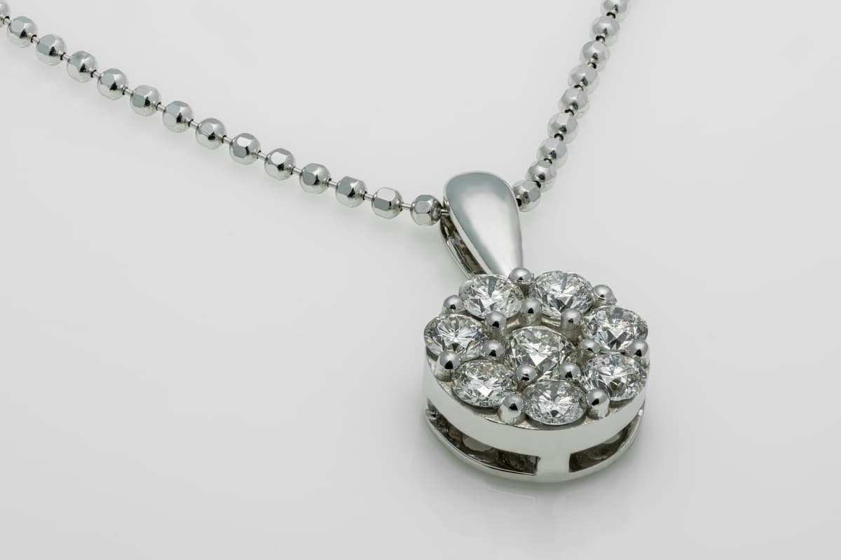 Brillantschmuck pflegen und reinigen – so bleibt er strahlend
