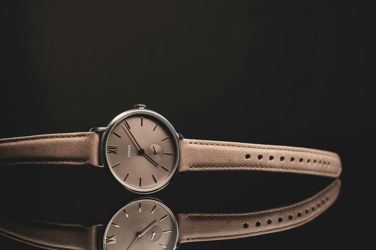 Uhrenarmband pflegen: Tipps für Leder, Metall und Kautschuk