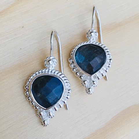 oh224-facettierter-labradorit-22×14-mm