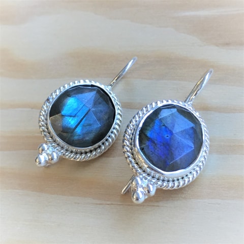 oh511-facettierter-labradorit-20×14-mm