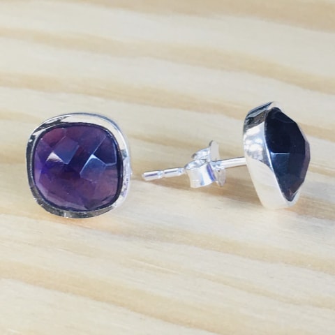 oh747-facettierter-amethyst-9×9-mm