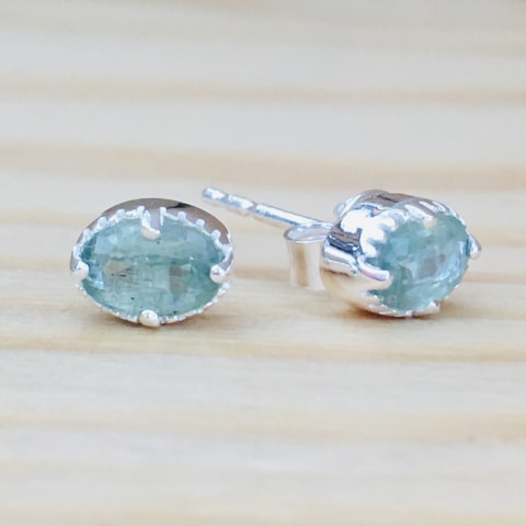 oh846-facettierter-gruener-kyanit-7×5-mm