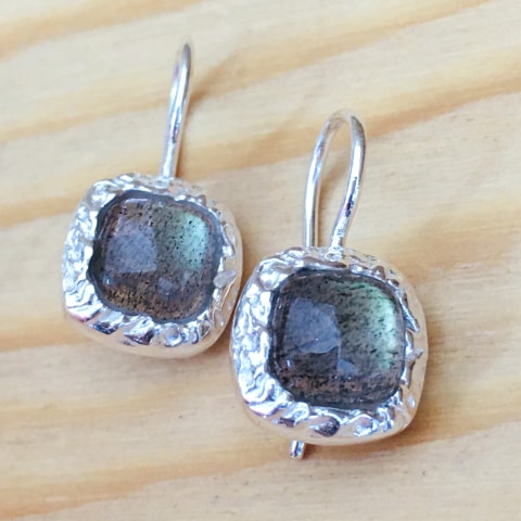 oh858-labradorit-10×10-mm