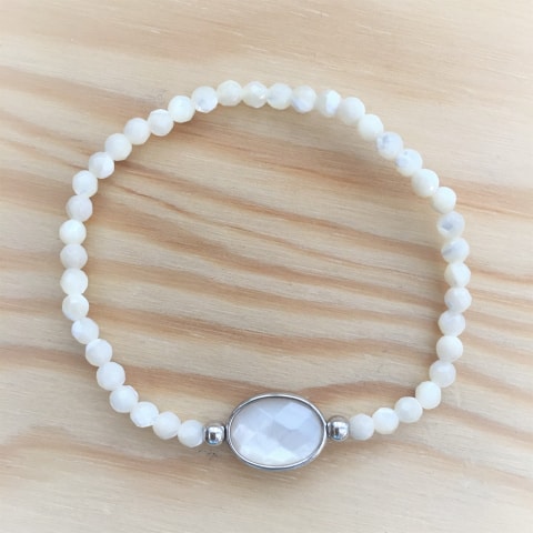 ab37-facettierter-perlmutt-weiss-4-mm.jpg