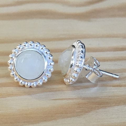 oh104-facettierter-regenbogen-mondstein-10-mm