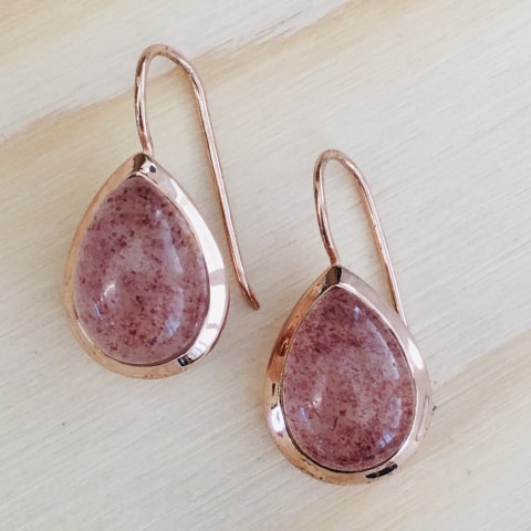 oh117-tropfen-erdbeerquarz-silber-rose-vergoldet-17×13-mm