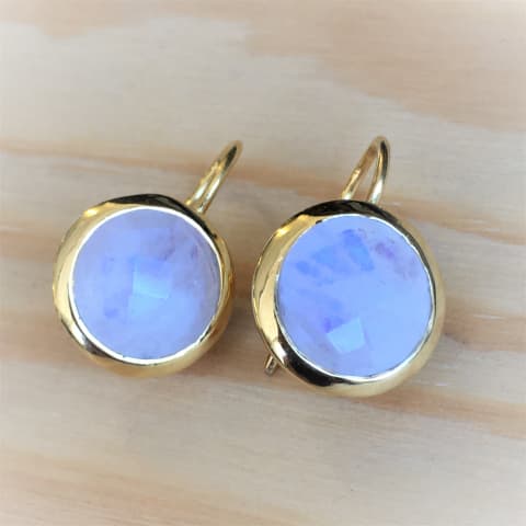 oh126-facettierter-regenbogen-mondstein-silber-vergoldet-13-mm