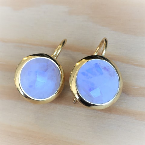 oh126-facettierter-regenbogen-mondstein-silber-vergoldet-13-mm