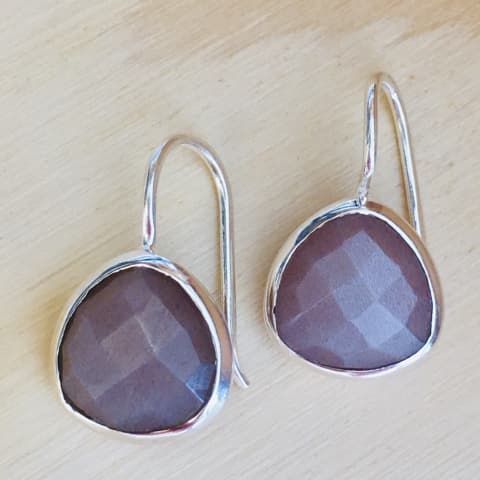 oh133-facettierter-chocolate-mondstein-12×12-mm