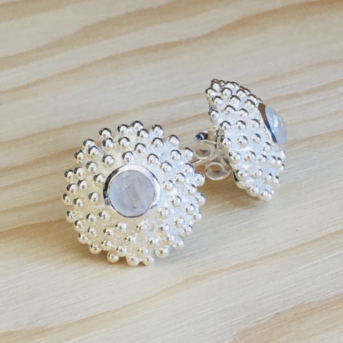oh14-facettierter-regenbogen-mondstein-16-mm