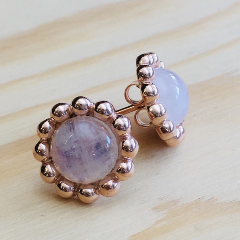 oh15-silber-rose-vergoldet-regenbogen-mondstein-13-mm