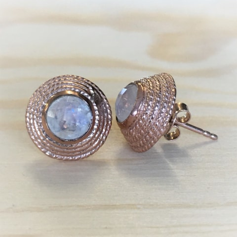 oh208-facettierter-regenbogen-mondstein-silber-rose-vergoldet-13-mm