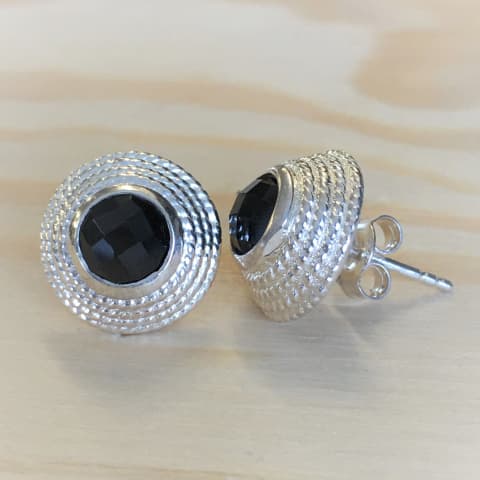 oh208-facettierter-schwarzer-spinell-13-mm
