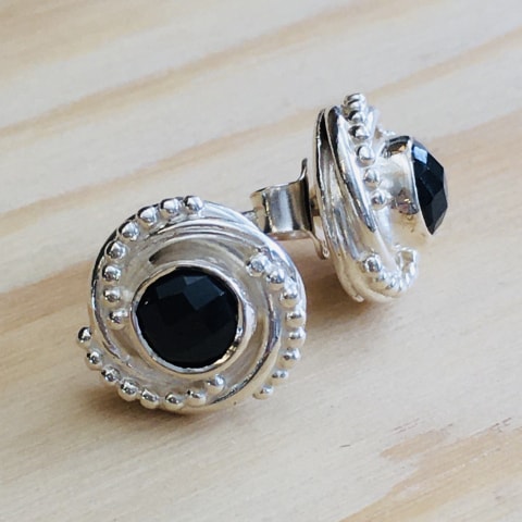 oh216-facettierter-schwarzer-spinell-10-mm