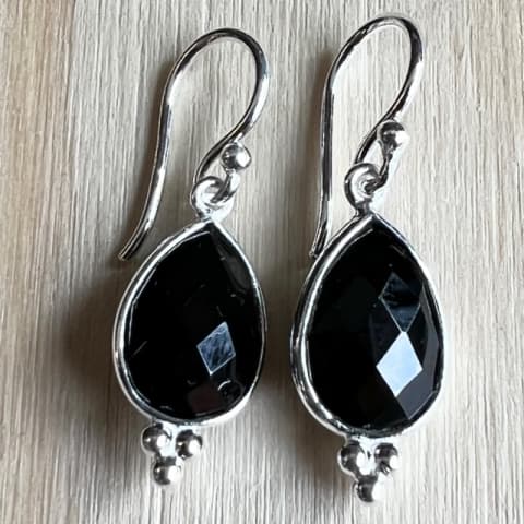 oh225-facettierter-schwarzer-spinell-18×10-mm