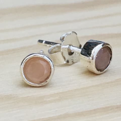 oh238-facettierter-oranger-mondstein-5-mm