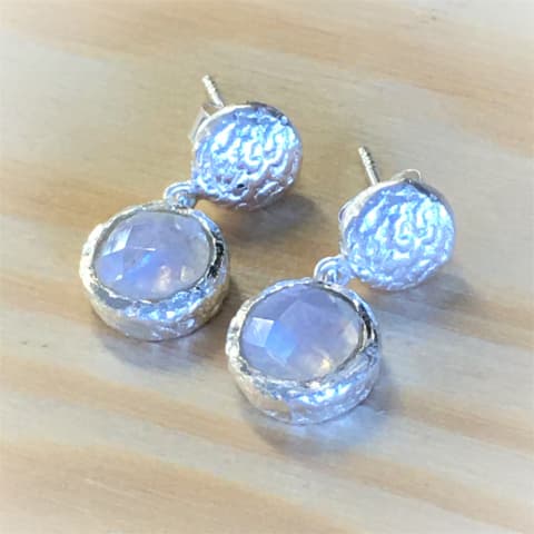 oh255-facettierter-regenbogen-mondstein-silber-matt-10-mm