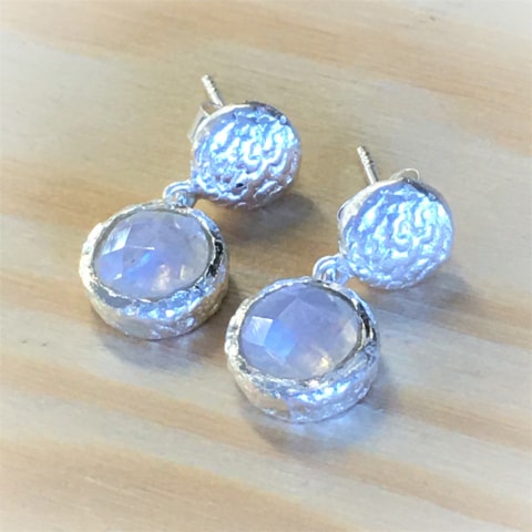 oh255-facettierter-regenbogen-mondstein-silber-matt-10-mm