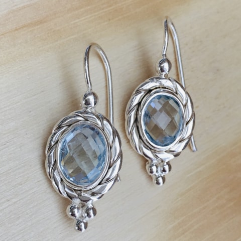 oh261-facettierter-blauer-topas-21×11-mm