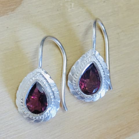 oh263-facettierter-rosa-turmalin-silber-matt-11×9-mm