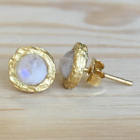 oh312-facettierter-regenbogen-mondstein-silber-vergoldet-matt-9-mm