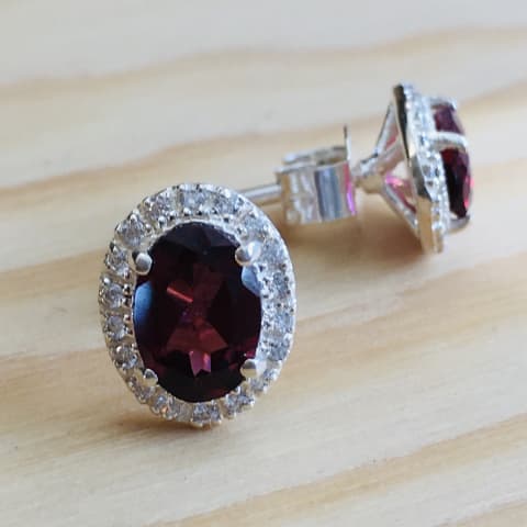 oh341-facettierter-granat-mit-zirkonia-10×8-mm