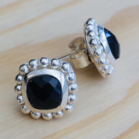 oh342-facettierter-schwarzer-spinell-11×11-mm