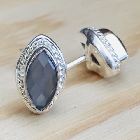 oh406-facettierter-grauer-mondstein-10×7-mm