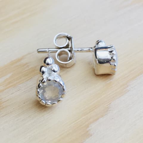 oh457-facettierter-regenbogen-mondstein-8×5-mm