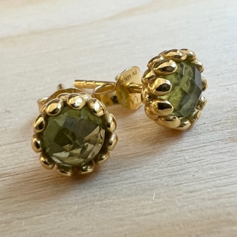 oh561-facettierter-peridot-silber-vergoldet-7-mm