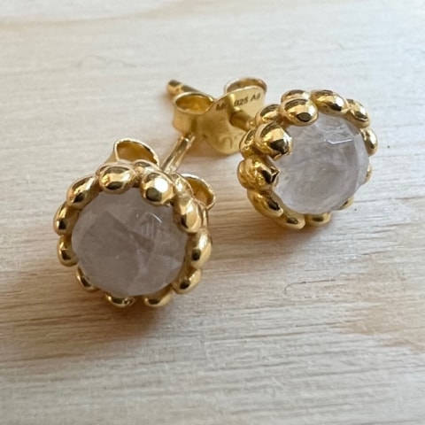 oh561-facettierter-regenbogen-mondstein-silber-vergoldet-7-mm
