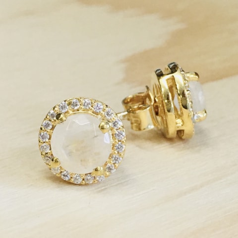 oh675-facettierter-regenbogen-mondstein-mit-zirkonia-silber-vergoldet-88-mm